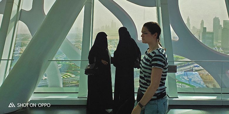 Masyarakat dunia di dalam Dubai. Difoto dengan Oppo R17 Pro.
