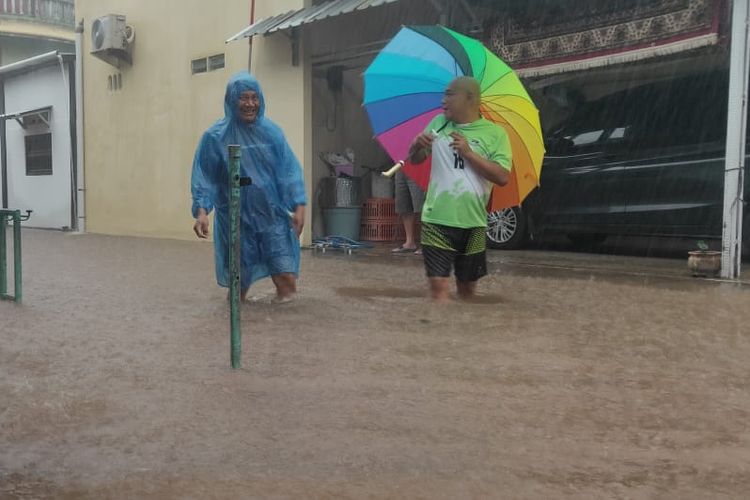Banjir di Perumahan Jatisari Asri BSB Mijen, Semarang, Sabtu (6/1/2024).