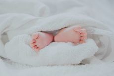 Bayi Ditemukan di Depan Rumah Warga Malang, Ada Pesan 