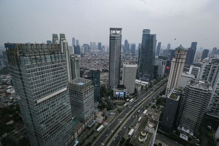 Gedung-gedung bertingkat sebagai pusat perekonomian di Jakarta, Kamis (29/9/2022). Menteri Keuangan (Menkeu) Sri Mulyani Indrawati memberikan sinyal resesi ekonomi global pada 2023. Ekonomi dunia akan masuk jurang resesi seiring dengan tren kenaikan suku bunga acuan yang dilakukan sebagian besar bank sentral di dunia secara bersamaan.