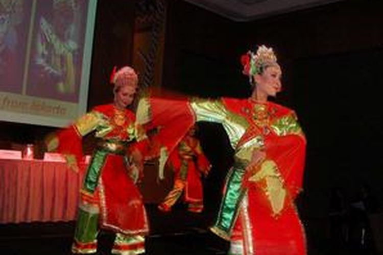 Tari lenggang nyai yang dibawakan sebagai pembuka acara selalu mendapat tepukan meriah.