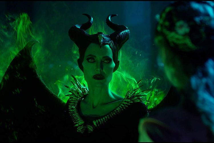 Angelina Jolie dalam film Maleficent: Mistress of Evil.