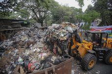 Ratusan Ton Sampah Menumpuk di TPS Taman Cibeunying, Pemkot Bandung Minta 2 Hari Selesai