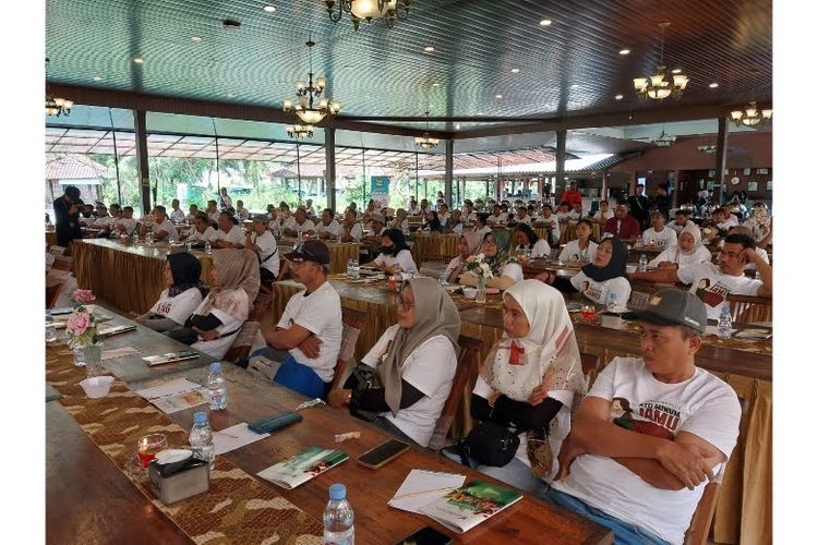 Para penjual angkringan peserta pelatihan angkringan jamu Yogyakarta yang digelar oleh PT Industri Jamu Dan Farmasi Sido Muncul Tbk