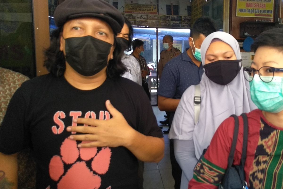 Ketua Animal Defenders Indonesia, Doni Herdaru mengatakannya ketika ditemui di Mapolsek Medan Area pada Selasa siang. Pihaknya menjadui kuasa hukum bagi pemilik kucing Tayo yang menemukan kepala 4 - 5 kepala kucing dalam karung di depan rumah warga di Jalan Tangguk Bongkar 7, Kelurahan Tegal Sari Mandala, Kecamatan Medan Denai.