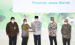Jabar Terima Nirwasita Tantra, Ridwan Kamil Ajak Generasi Muda Berinovasi Selamatkan Lingkungan