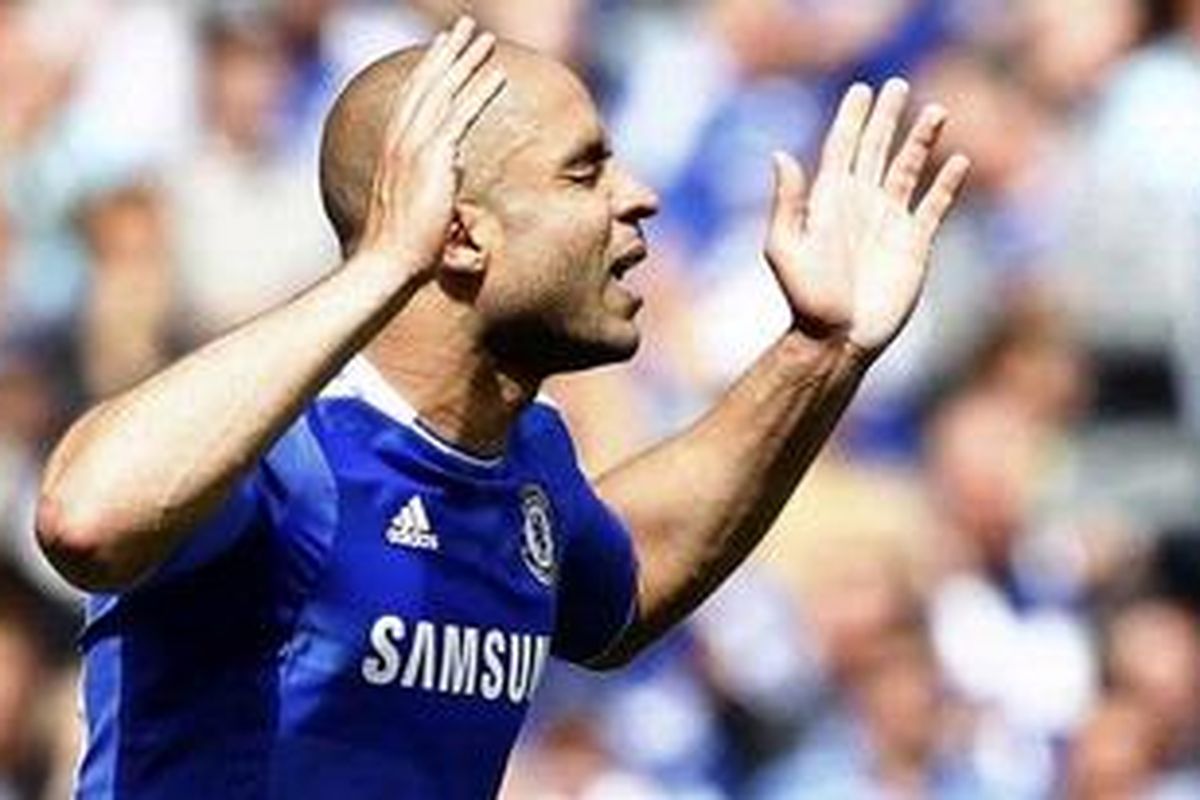 Bek Chelsea, Alex Rodrigo Dias da Costa.