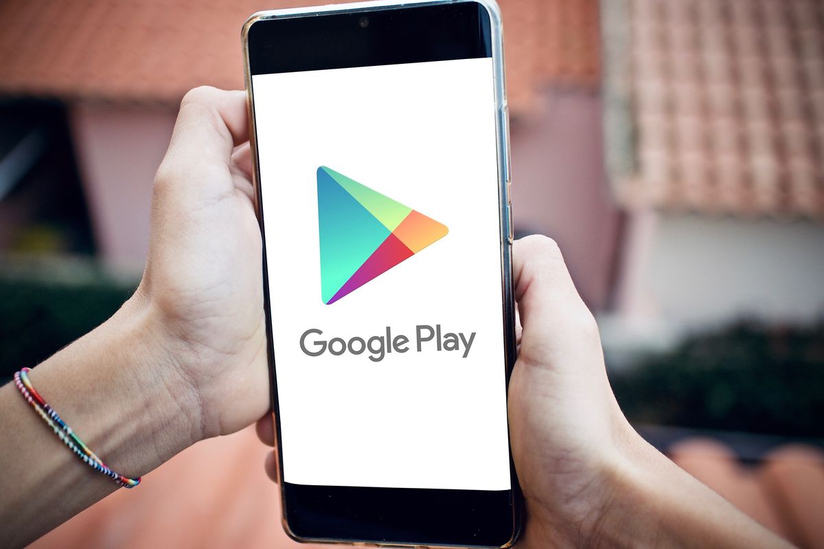 Cara mengatasi perangkat tidak kompatibel di Play Store dan muncul peringatan Aplikasi ini tidak kompatibel lagi dengan perangkat Anda.
 