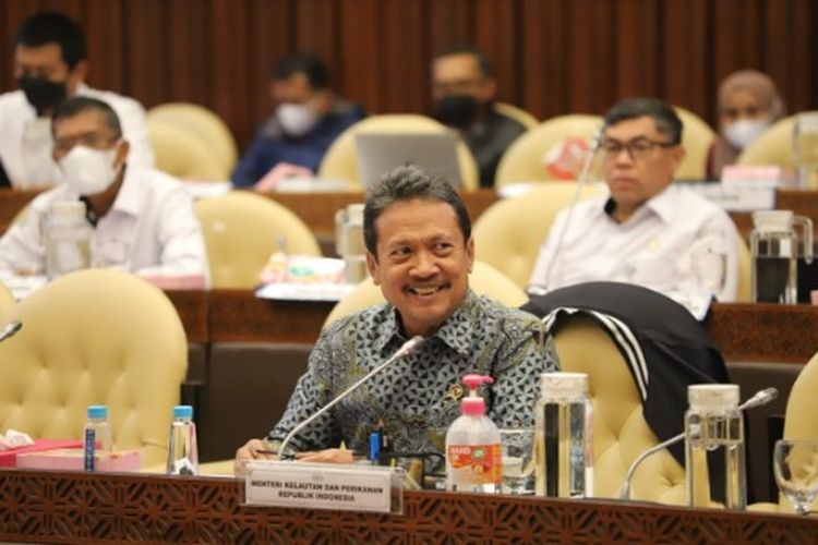 Menteri Kelautan dan Perikanan Sakti Wahyu Trenggono saat rapat kerja dengan Komisi IV DPR RI membahas Rencana Kerja dan Anggaran KKP Tahun 2023