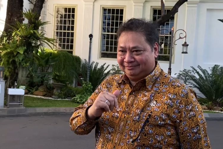 Ketua Umum Partai Golkar sekaligus Menteri Koordinator Bidang Perekonomian Airlangga Hartarto di Kompleks Istana Kepresidenan, Jakarta Pusat, Rabu (29/11/2023). 