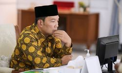Bersama Jokowi dan Para Menteri, Ridwan Kamil Hadiri #PrayFromHome 