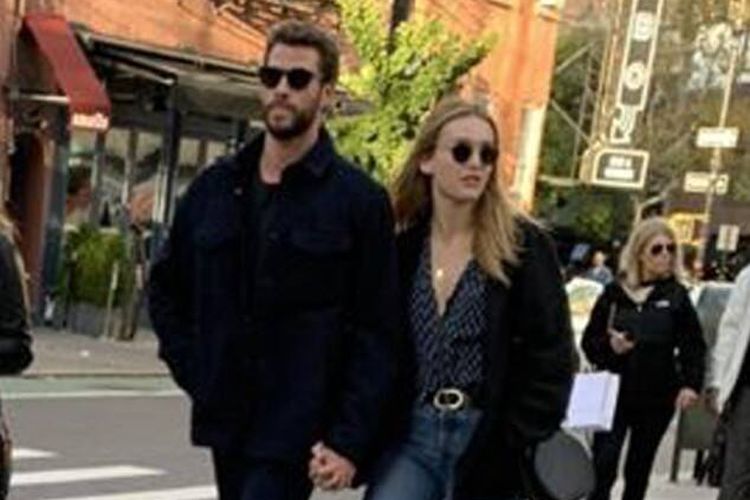 Liam Hemsworth dan Madison Brown.