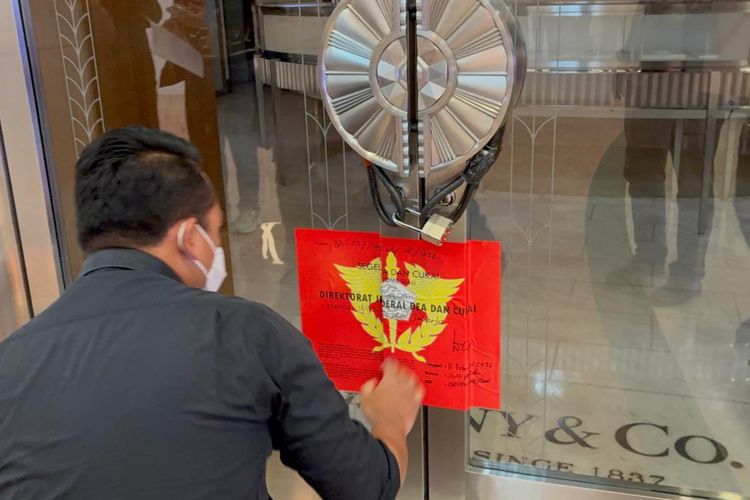 Purbaya Ungkap Alasan Gerai Tiffany & Co. Disegel Bea Cukai