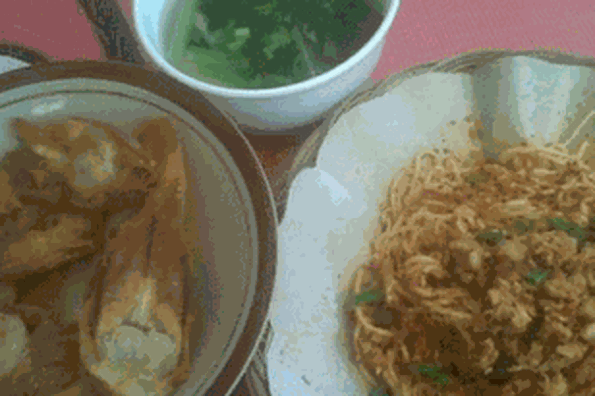 Mi Mercon di Taman Holis Indah I Blok C2, Bandung, Jawa Barat.