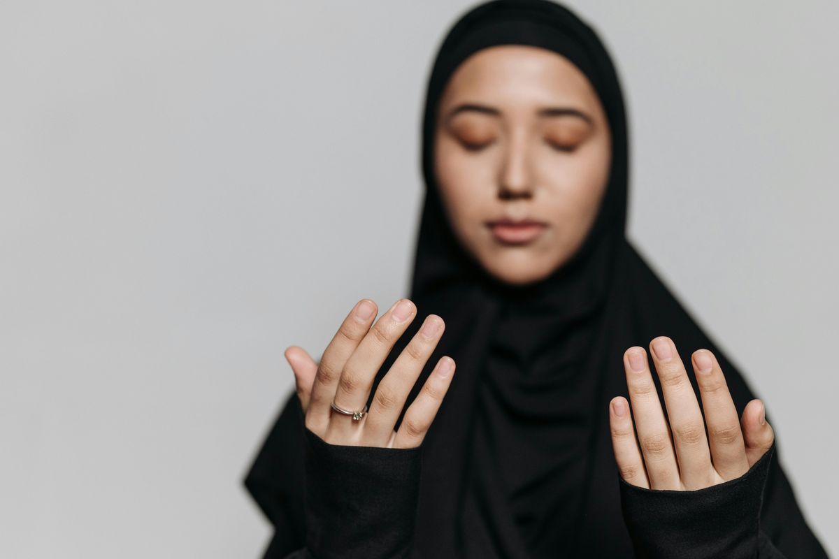 Jadwal Puasa Asyura 2025, puasa sunnah 10 Muharram lengkap dengan niat, dalil, sejarah, dan keutamaan.
