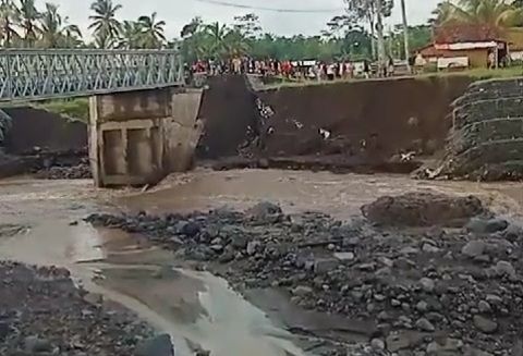 Update Banjir Lahar Semeru, 32 KK Mengungsi, 3 Jembatan Rusak 