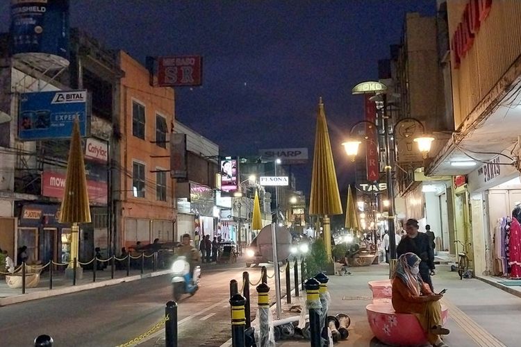 Foto-foto penampakan terbaru kawasan Malioboro-nya Kota Tasikmalaya, Jawa Barat, usai pembangunannya menuai pro dan kontra beberapa bulan lalu di Jalan HZ Mustofa dan Cihideung, Kota Tasikmalaya, Rabu (5/10/2022).