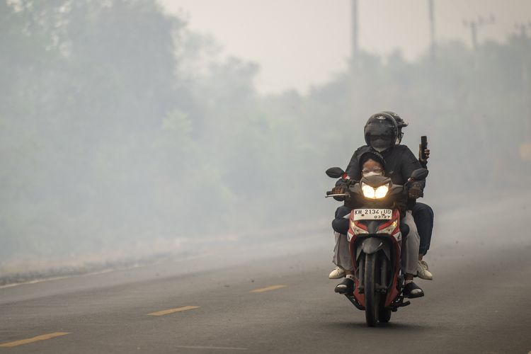 Jangan Paksa Anak Menembus Asap Pekat Karhutla, Kesehatan Jadi Prioritas
