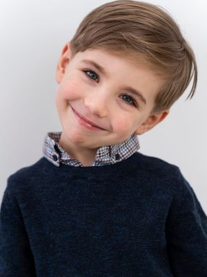 Intip 15 model rambut anak cowok Korea yang lucu, rapi, dan kekinian. Cocok untuk sekolah hingga acara formal, mudah dirawat.