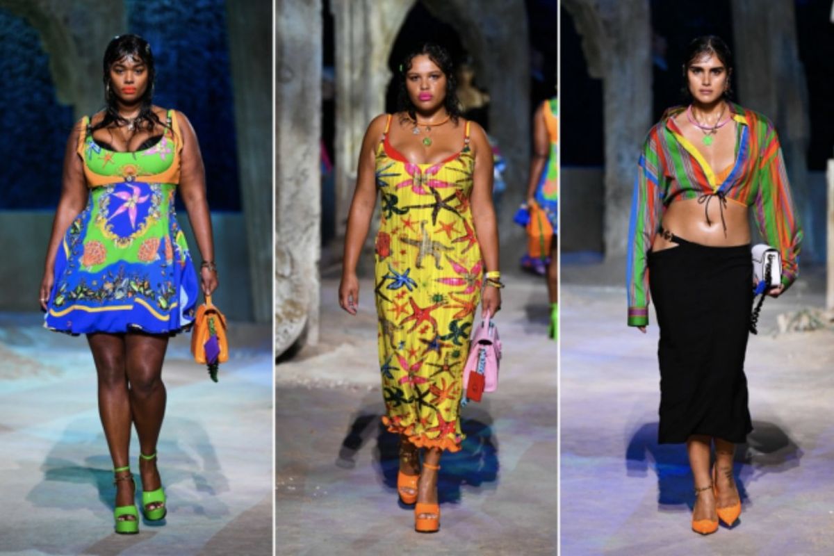 Tiga model plus size melenggang di atas runway Milan Fashion Week mewakili rumah mode Versace.