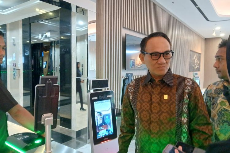 PLN Gelar RUPS di Kantor Erick Thohir Sore Ini, Bakal Rombak Direksi?
