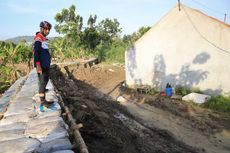Cek Perum Dinar Indah Semarang Pasca-banjir Bandang, Ganjar Minta Pemkot Konstruksi Ulang Tanggul