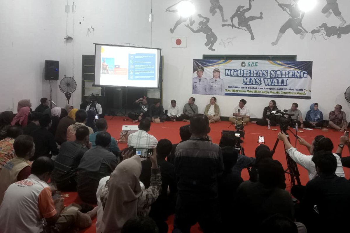 Acara Ngobras bersama Wali Kota Blitar Mas Ibin di kompleks Museum PETA, Kota Blitar, Rabu (22/10/2025) malam