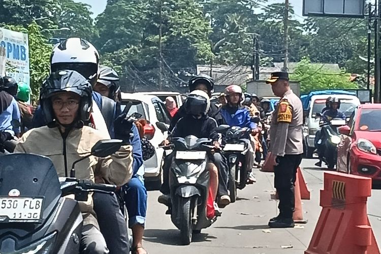 Arus Balik Lebaran Mulai Terlihat, Ribuan Kendaraan Lintasi Jonggol Menuju Jakarta