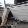 Detik-detik Avanza Tabrak Motor dan Teras Rumah Warga, Sopir Mengantuk, 1 Orang Tewas