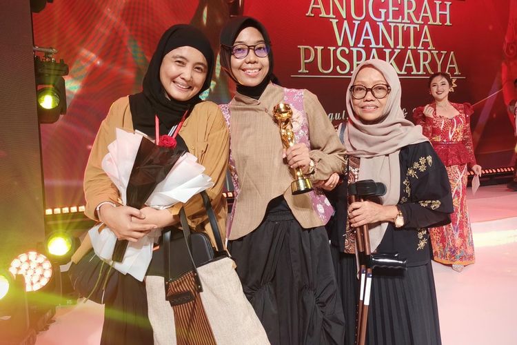 Kisah Madinah Salma, Desainer Tunarungu Asal Semarang Wujudkan Imajinasi Jadi Karya Nyata