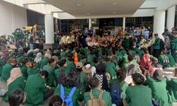 Tingginya UKT, Pertumbuhan Ekonomi Tergadai