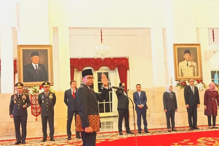 Nawawi Pomolango saat dilantik sebagai Ketua KPK sementara di Istana Negara, Jakarta, Senin (27/11/2023).