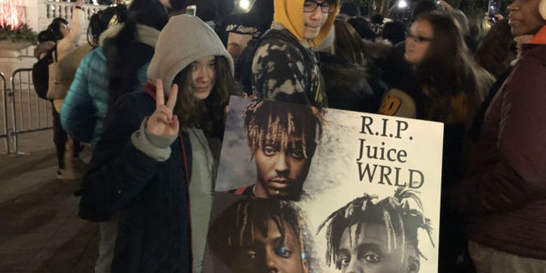 Ribuan Penggemar Juice Wrld Turun Ke Jalan Beri Penghormatan Terakhir Halaman All Kompas Com Ribuan Penggemar Juice Wrld Turun Ke Jalan Beri Penghormatan Terakhir Halaman All Kompas Com