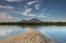 Pantai Merak-Baluran di Taman Nasional Baluran Ditutup Sementara