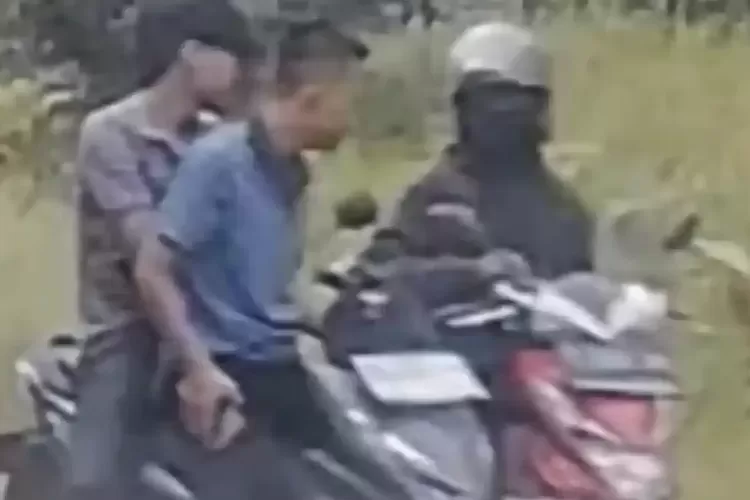 Viral Terekam Dashcam Saat Beraksi, 2 Begal Serahkan Diri ke Polisi Diantar Orangtua
