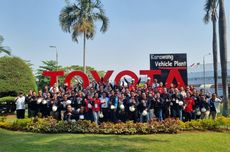 Komunitas AXIC dan TCF Lihat Produksi Mobil Hybrid di Pabrik Toyota