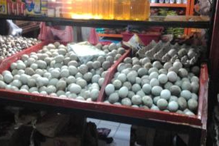 Telur Bebek yang dijual di Pasar Palmerah, Jakarta, Jumat (12/7/2013)