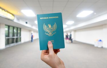 Ilustrasi biaya pembuatan paspor untuk masyarakat umum.