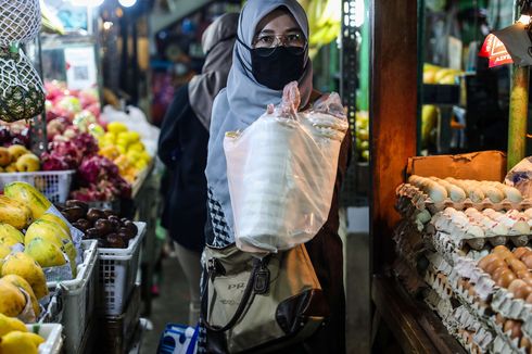 Tiga Masalah dalam Larangan Kantong Plastik di Ibu Kota