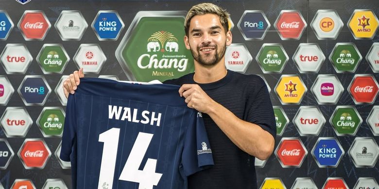 Sandy Walsh diperkenalkan sebagai pemain baru Buriram United.