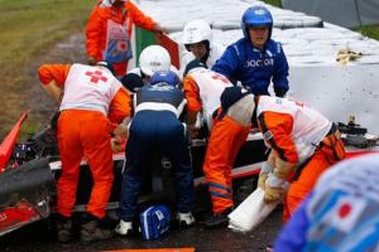 Jules Bianchi setelah mengalami kecelakaan