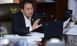 Tingkatkan Imunitas Masyarakat, Wakil Ketua DPR Dukung Perjuangan HMS Melalui Obat Herbal
