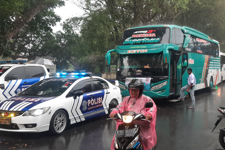 Proses pemberangkatan jemaah nahdliyin Lumajang ke Sidoarjo