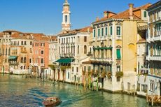 Beberapa Tempat Wisata Italia Terlalu Ramai Dikunjungi Turis