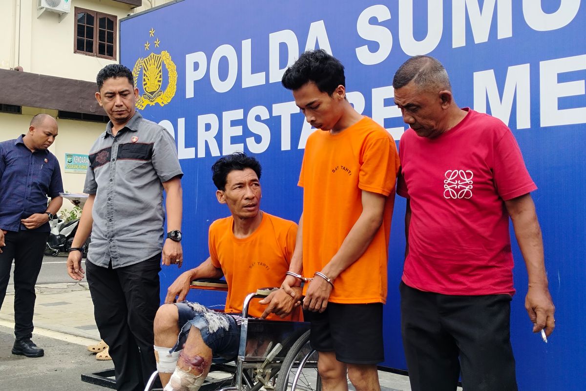 Kasranik (50) dan Agung Pradana (24) dihadirkan saat polisi menggelar konferensi pers di Polrestabes Medan pada Jumat (11/4/2025). 