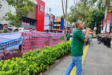 Para Pedagang Demo di Balai Kota DKI, Tuntut Revitalisasi Blok VI Pasar Senen Dilanjutkan