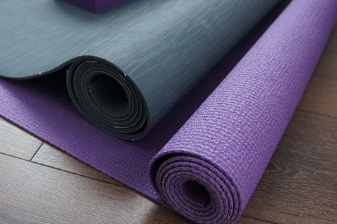 Panduan Lengkap Membersihkan dan Mendisinfeksi Matras Yoga