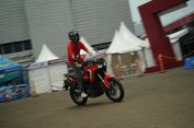 Keseruan Test Ride Singkat QJMotor Tourino 250 DX di IIMS 2026