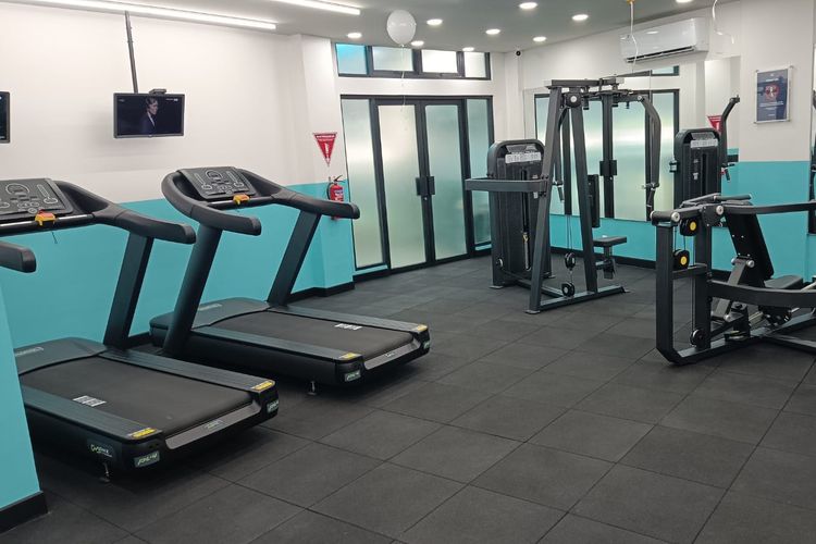 Gym Fit Hub di Sentra Niaga Puri Indah Jakarta Barat