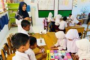 Ketika Guru SD di Maluku Tengah Tak Menyerah Bimbing Siswa Bisa Membaca